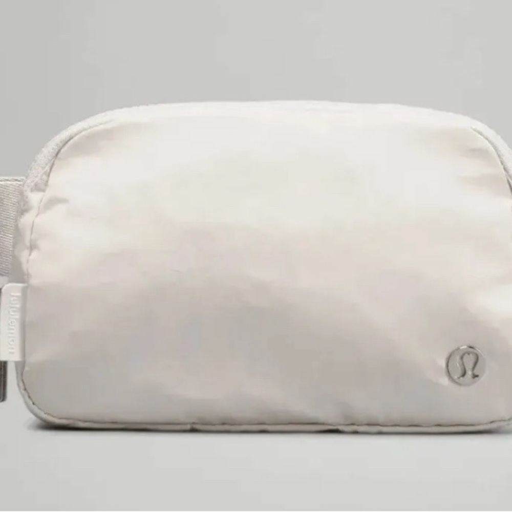NWT Lululemon Everywhere Belt Bag 1L White Opal